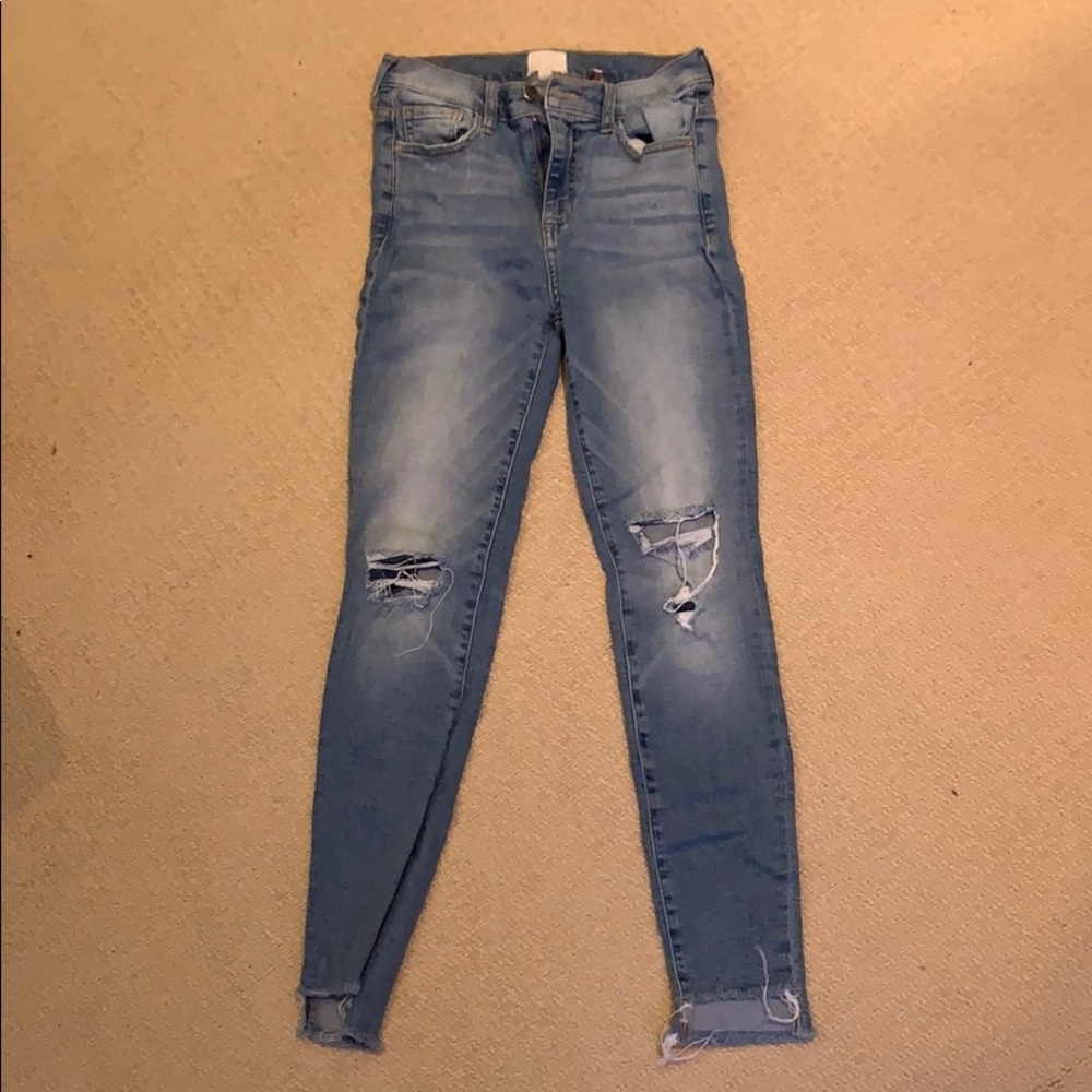 Super cute skinny jeans!